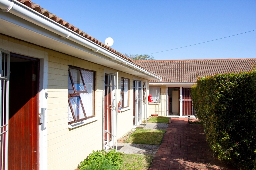 9 Bedroom Property for Sale in East Bank Eastern Cape